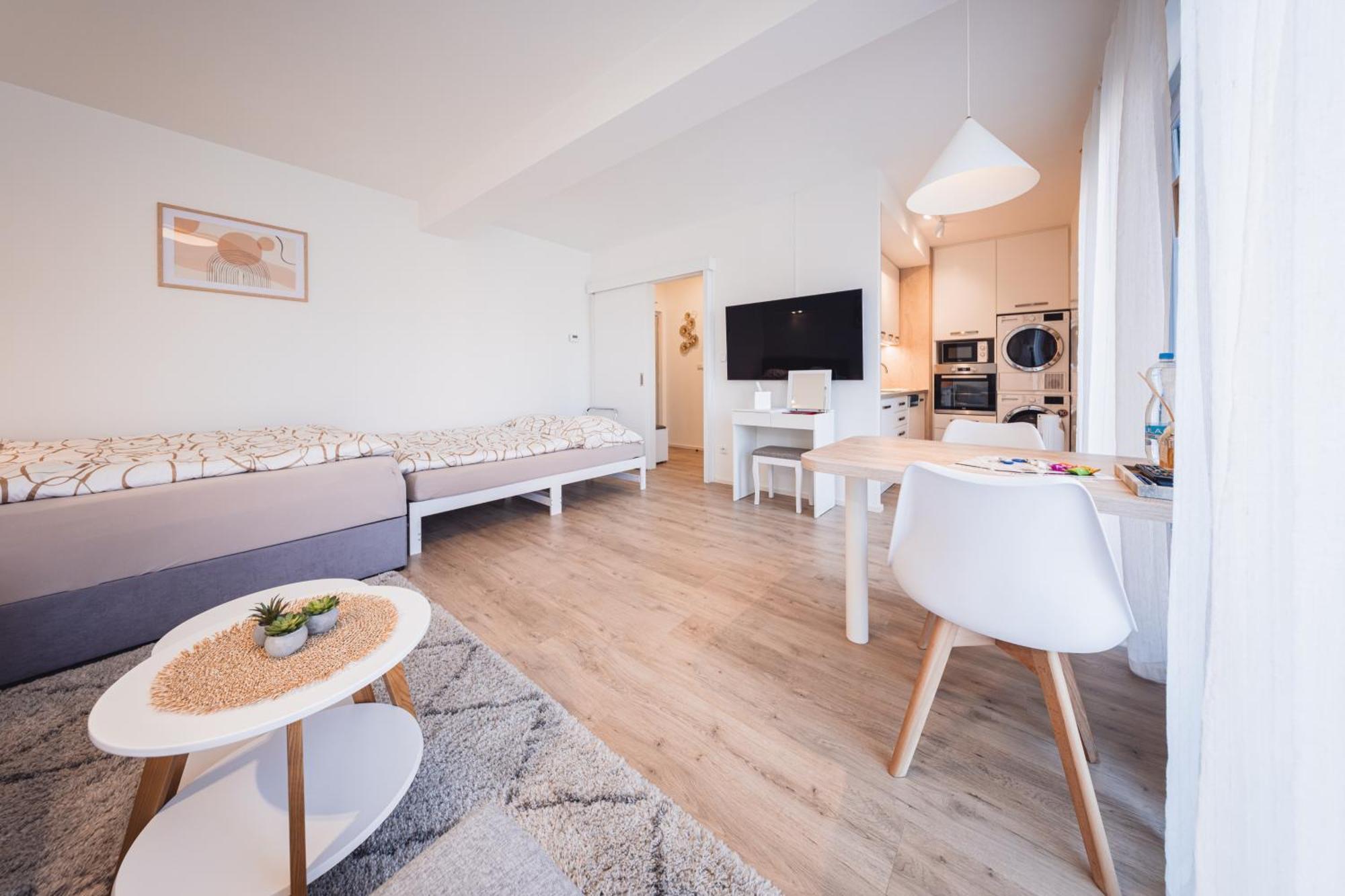 Rezidence Sadova Zlin Apartment Bagian luar foto